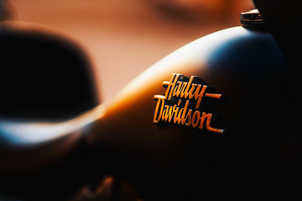 Harley Davidson lanceert ‘a ruby roman grape’ NFT op SuperRare: Een unieke samenwerking tussen fysieke en digitale kunst