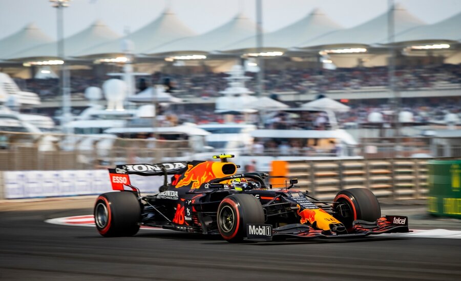NFT-karakter op de auto bij Red Bull in Abu Dhabi