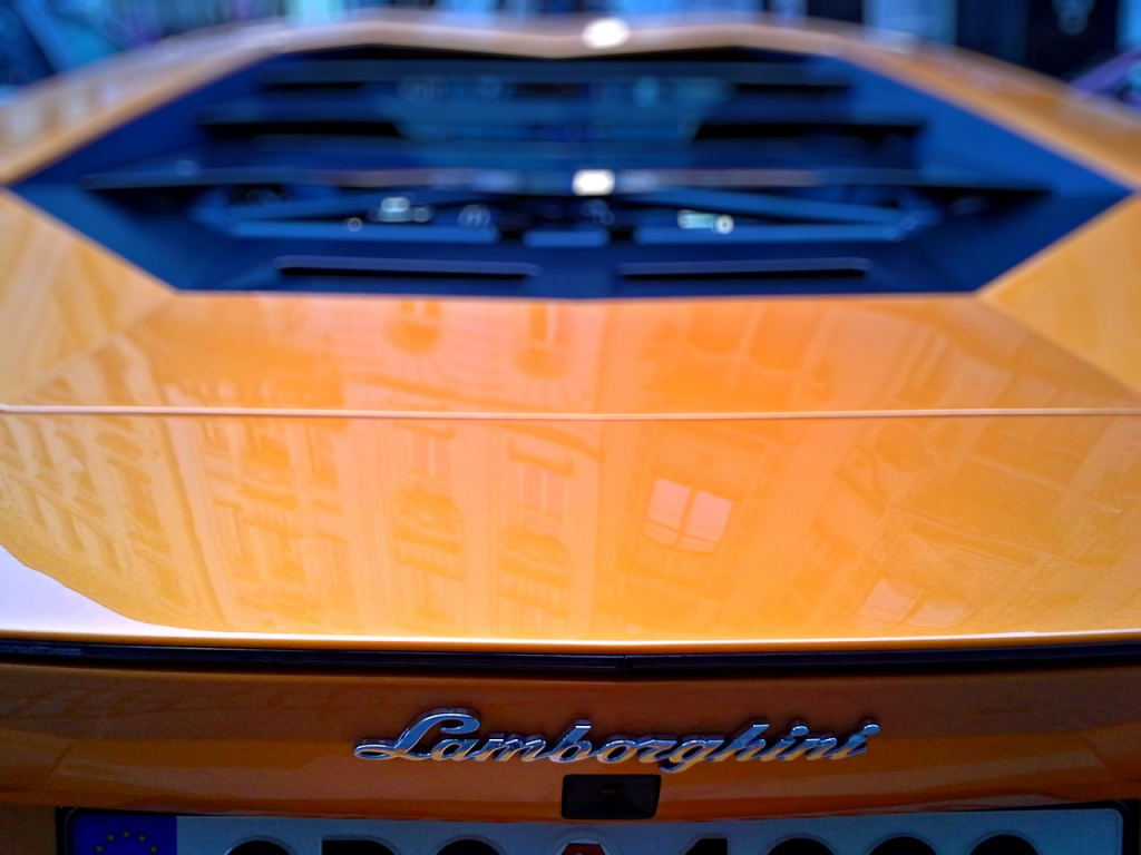 Lamborghini introduceert de Revuelto NFT-collectie in samenwerking met Animoca Brands
